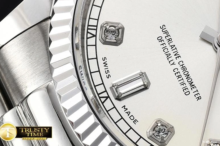 0403 RDD0214C – DayDate 36mm Classic 685